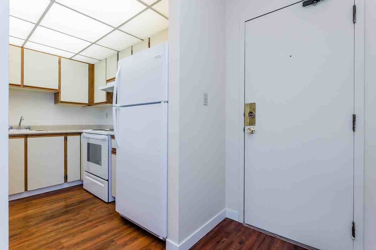 Halifax Towers Apartments 7351 Halifax St, Burnaby, BC V5A 4H2 Zumper