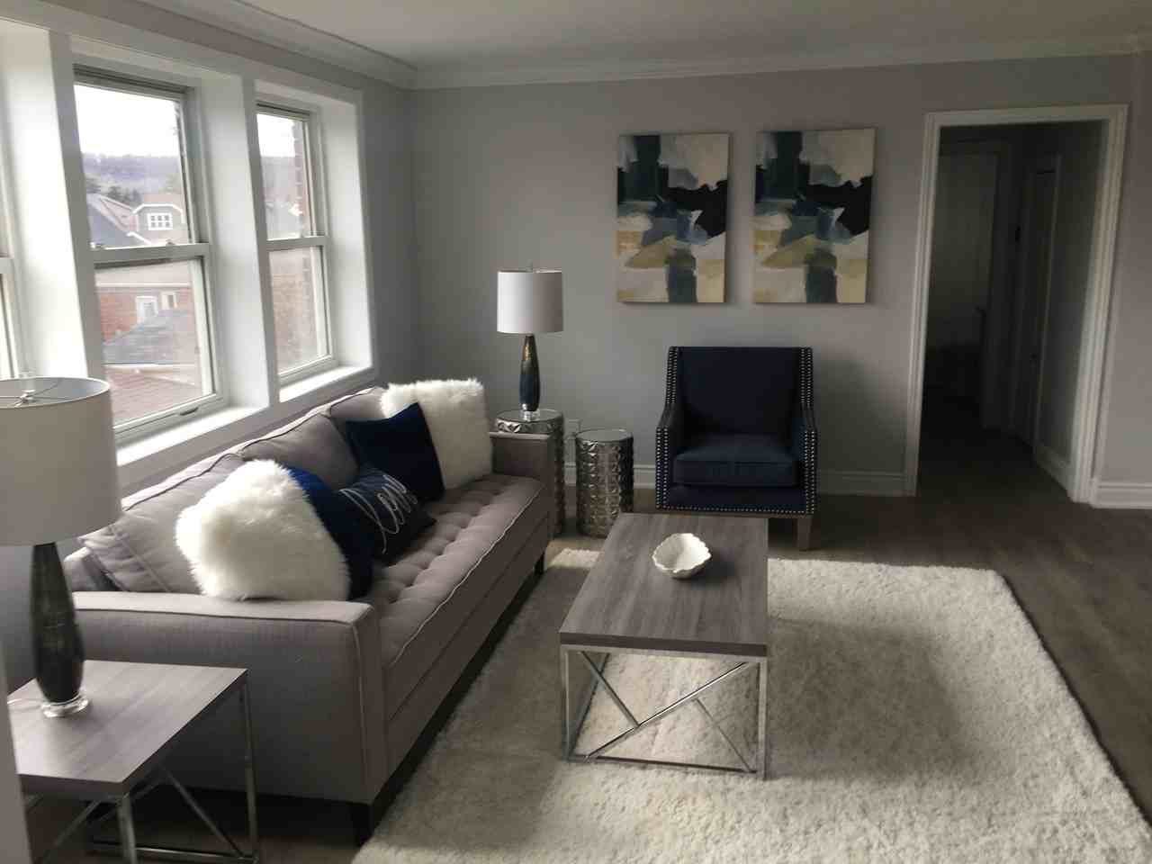 10 Crosthwaite Ave S Apartments in Bartonville, Hamilton, ON L8K 2T8