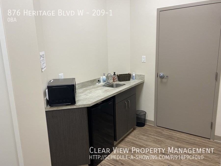 876 Heritage Blvd W, Lethbridge, AB T1K 8G1 Studio Apartment for 600