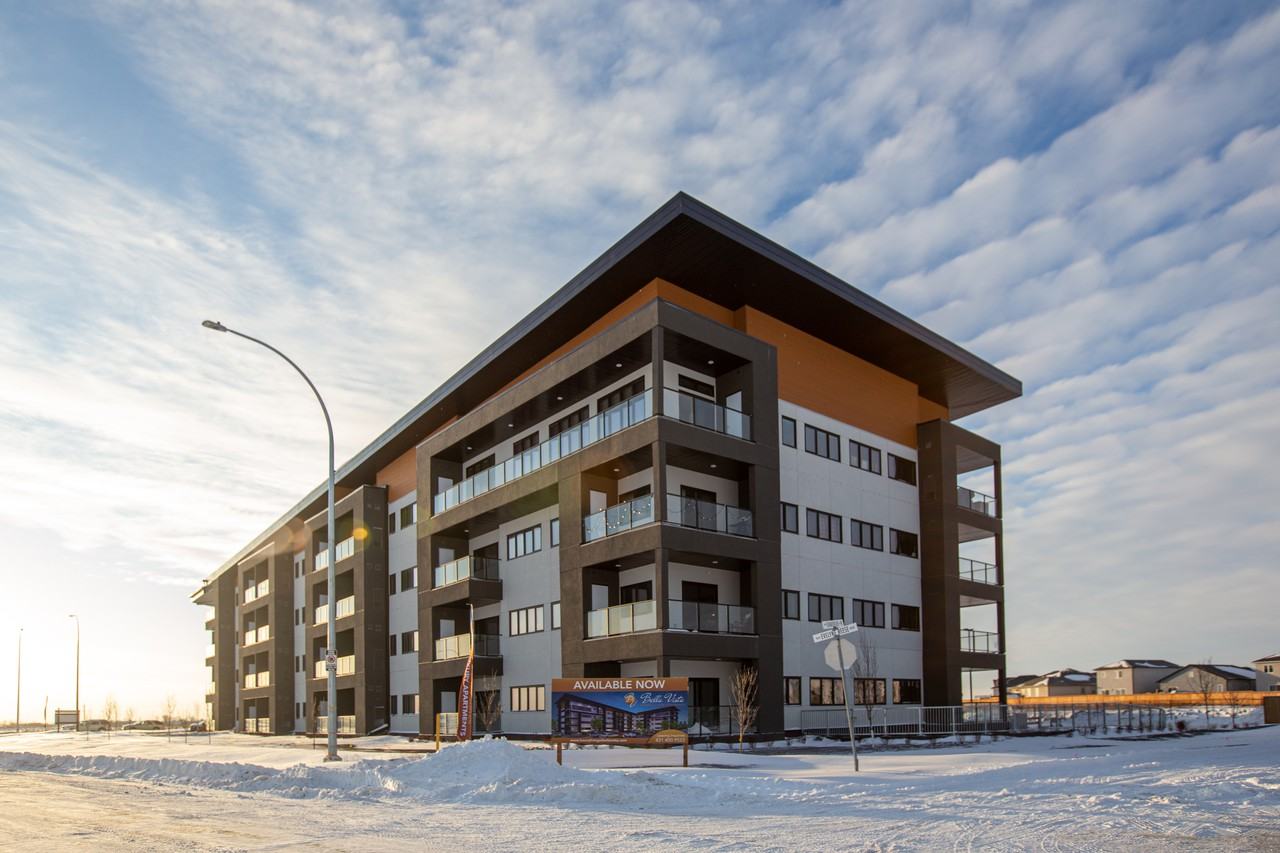 Bella Vista Apartments 1515 & 1515 Warde Ave, Winnipeg, MB R3X 0R4