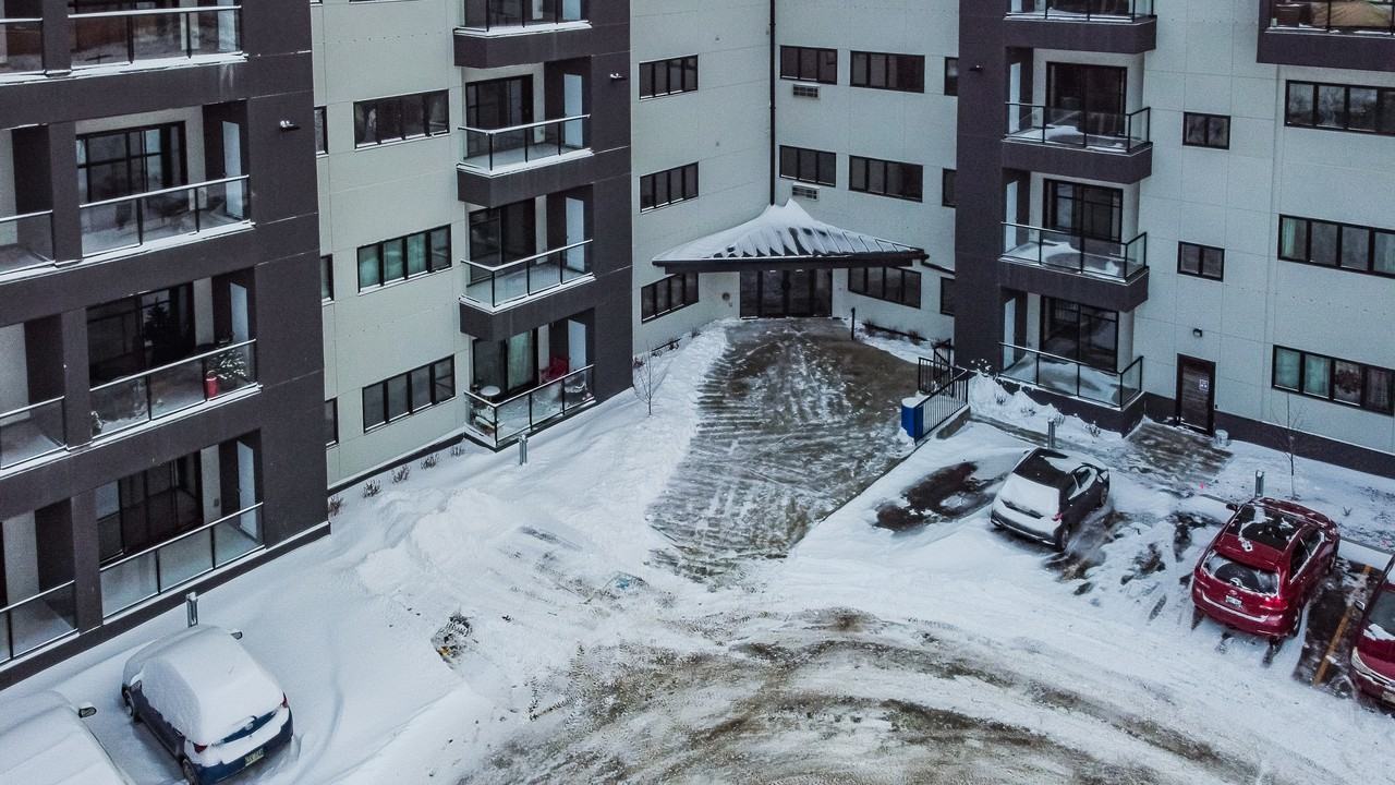 Bella Vista Apartments 1515 & 1515 Warde Ave, Winnipeg, MB R3X 0R4