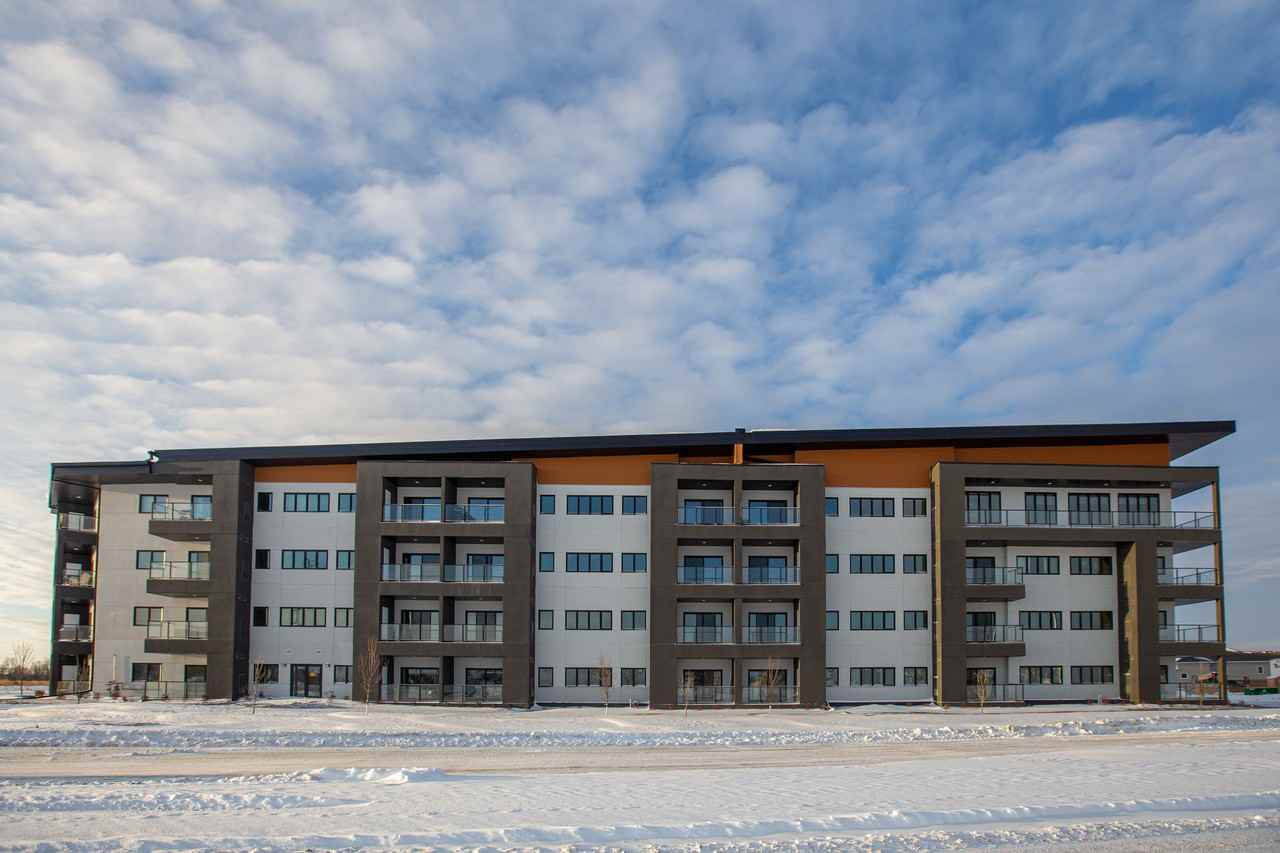 Bella Vista Apartments 1515 & 1515 Warde Ave, Winnipeg, MB R3X 0R4