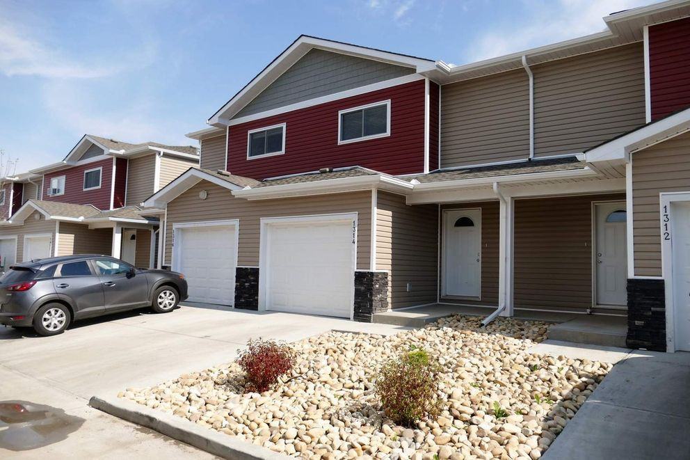 Southfort Village Townhomes Apartments 8401 Southfort Blvd, Fort Saskatchewan, AB T8L 0V7 Zumper