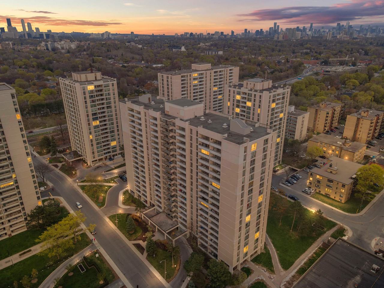 The Castlefield Apartments 377 Ridelle Ave, Toronto, ON M6B 1K2 Zumper