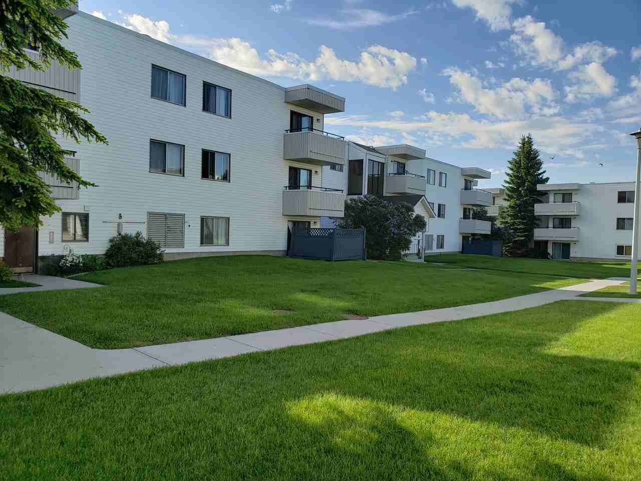 Amblewood Terrace Apartments 8103 29 Ave Nw, Edmonton, AB T6K 3M7