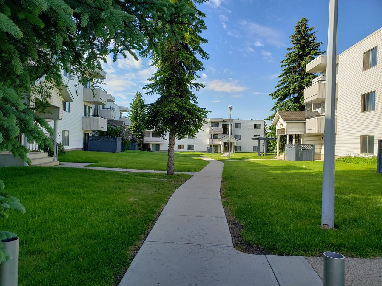 Amblewood Terrace Apartments 8103 29 Ave Nw, Edmonton, AB T6K 3M7