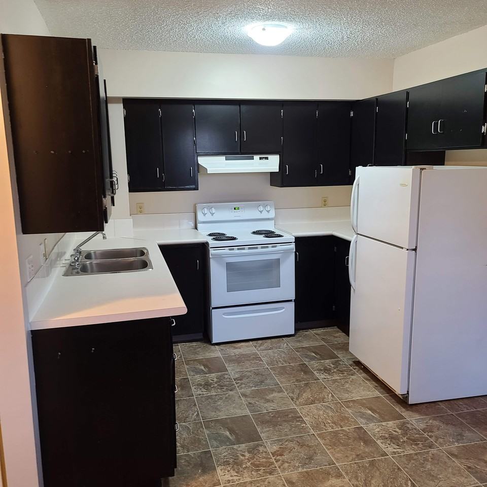 Woodvale Townhomes Apartments 30 Woodvale Crt Nw, Edmonton, AB T6L