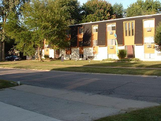 Willow Ridge Apartments 6520 Pitts Blvd, North Ridgeville, OH 44039