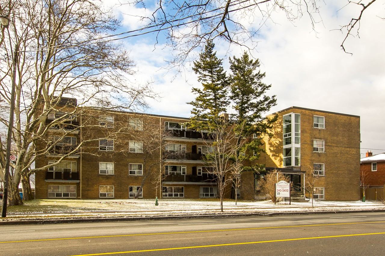 Fairlawn Apartments 2552 Keele St, Toronto, ON M6L 2N8 Zumper