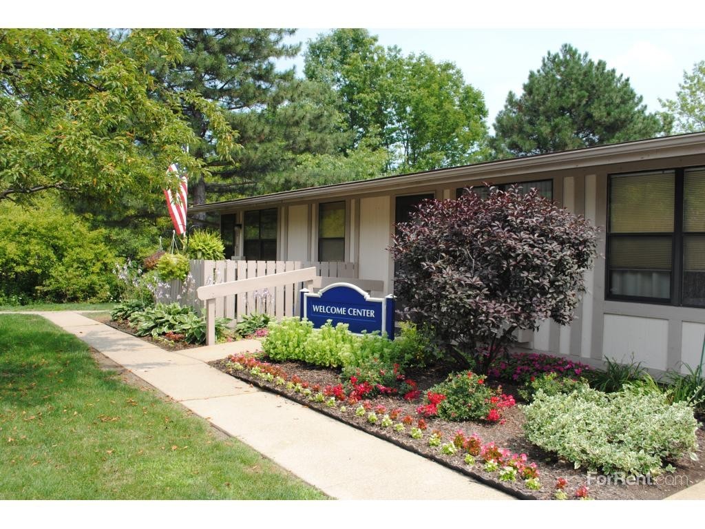 Clearwater Apartments 33033 Curtis Blvd, Eastlake, OH 44095 Zumper