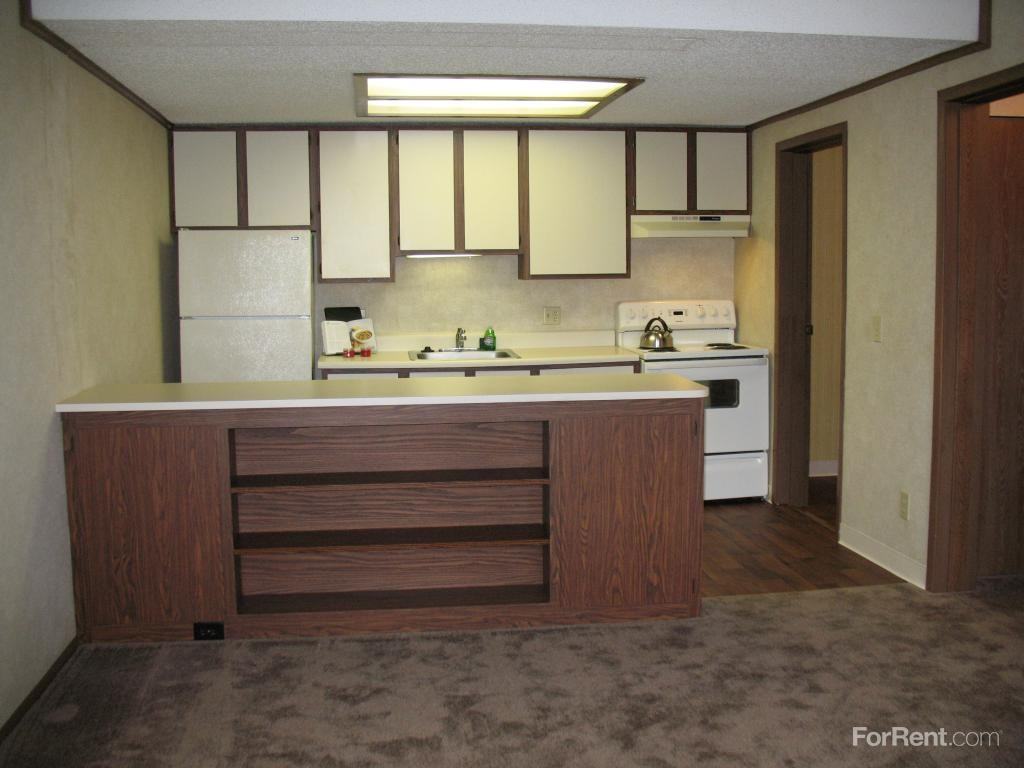 Clearwater Apartments 33033 Curtis Blvd, Eastlake, OH 44095 Zumper