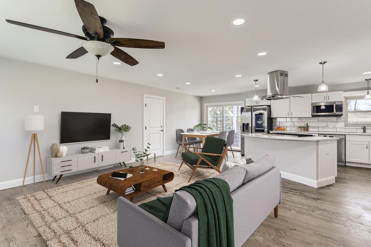 Stunning Hampden South home near Denver Tech Center Apartments in