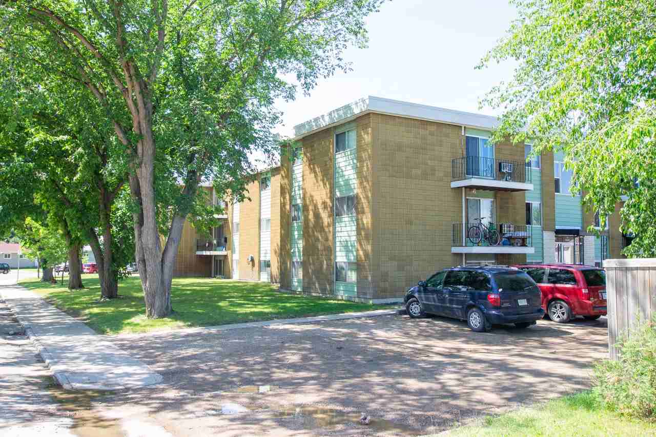 1113 Northumberland Ave Apartments in Massey Place, Saskatoon, SK S7L