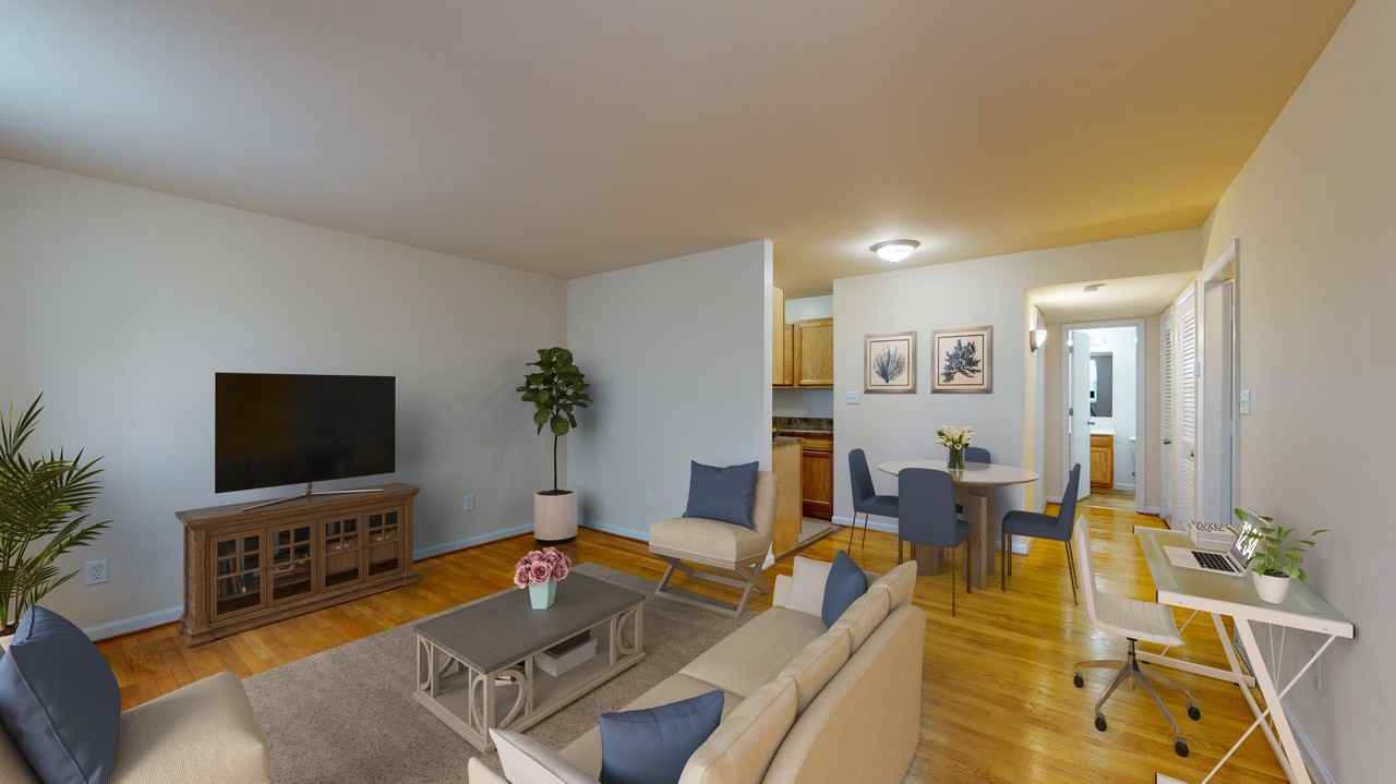 Christopher Crossing Apartments 11054 Warwick Boulevard, Newport News