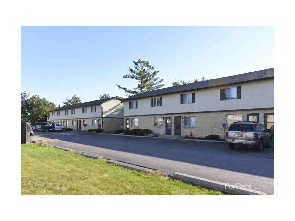 Riverdale Plaza Apartments 2113 Courtright Rd, Columbus, OH 43232