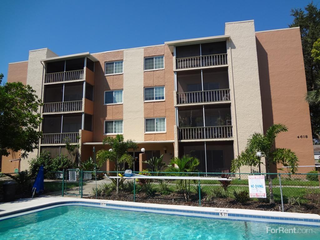 Casa de la Rosa Apartments 4618 1st St N, St. Petersburg, FL 33703