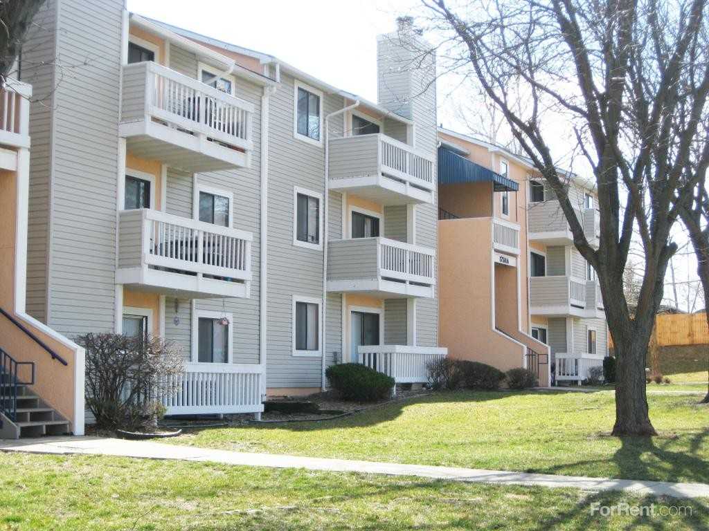 Cliffside Apartments 17401 E US Hwy 40, Independence, MO 64055 Zumper