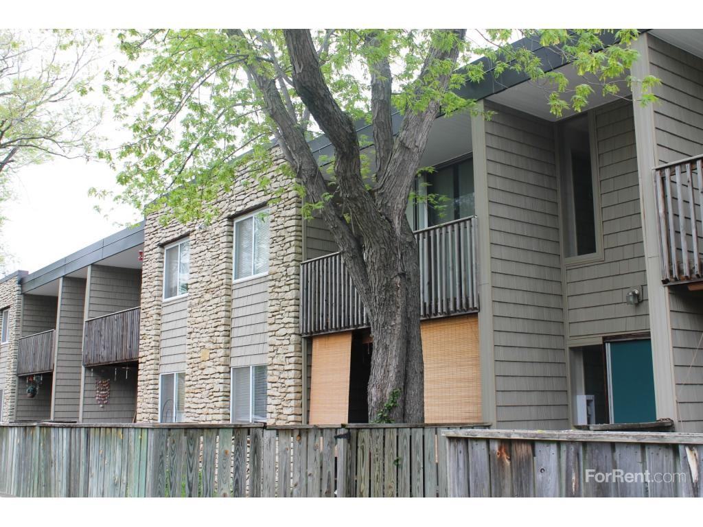 Gladstone Square Apartments 450 NE 68th St, Kansas City, MO 64118