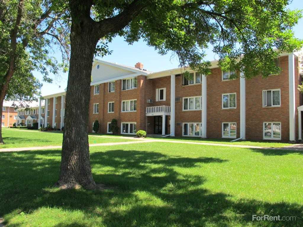 Edgerton Highlands Apartments 479 Skillman Ave E, Roseville, MN 55117