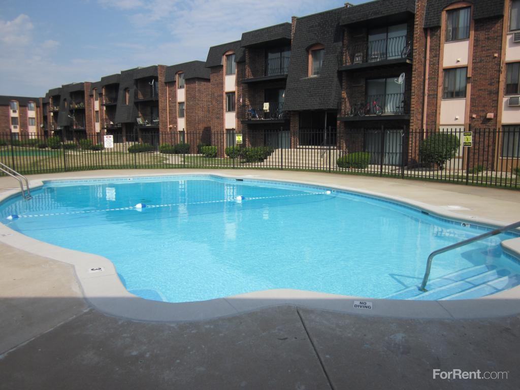 Salem Cross Apartments 18500 Burnham Ave, Lansing, IL 60438 Zumper