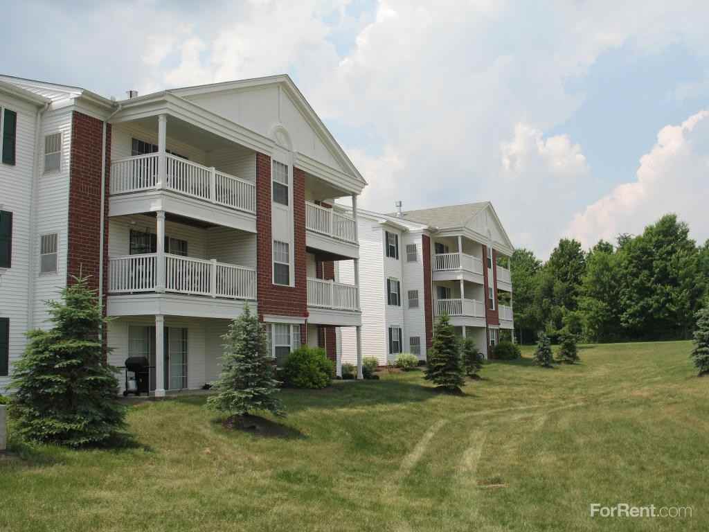 Parkwood Village Apartments 3710 Edgebrooke Drive, Brunswick, OH