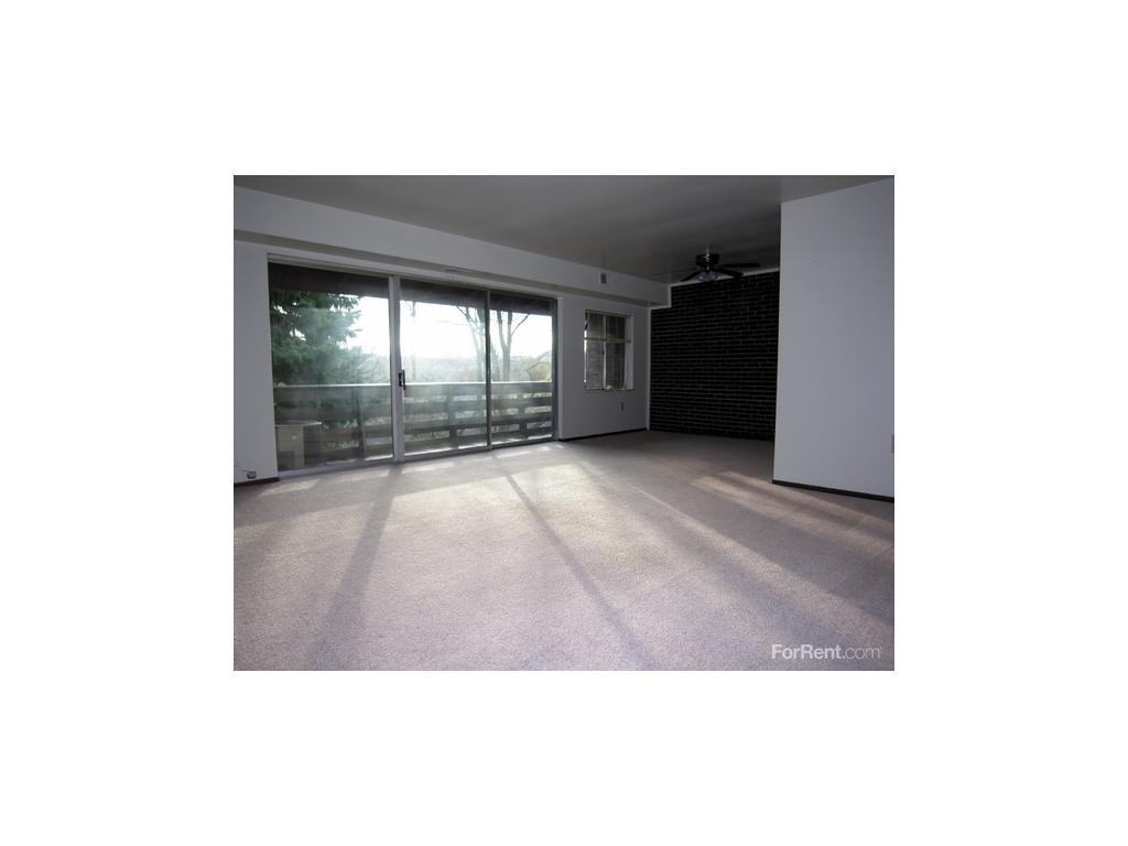 Versailles Castle Apartments Patricia Ln, East McKeesport, PA 15137