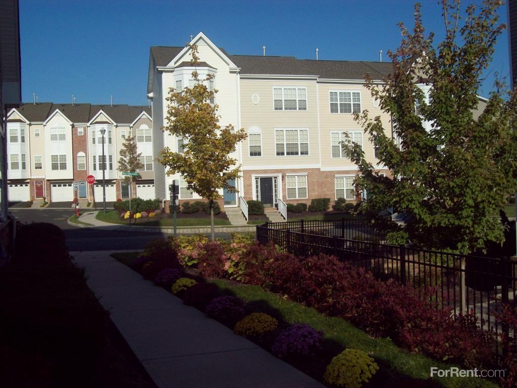 Camelot at La Mer Apartments 20 Pointe of Woods Drive North, Parlin