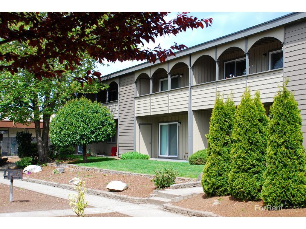 Garden Court West Apartments 7654 40th St W, University Place, WA