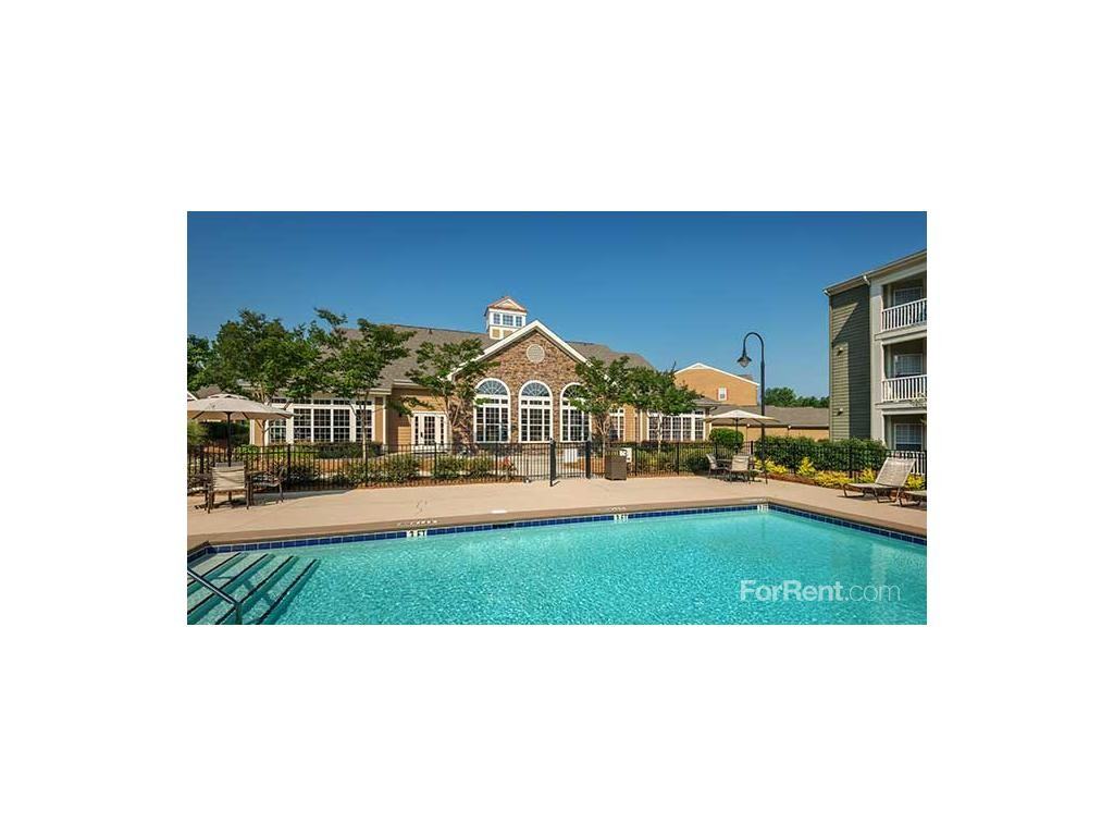 Colonial Village at Beaver Creek Apartments 1000 Creekside Hills