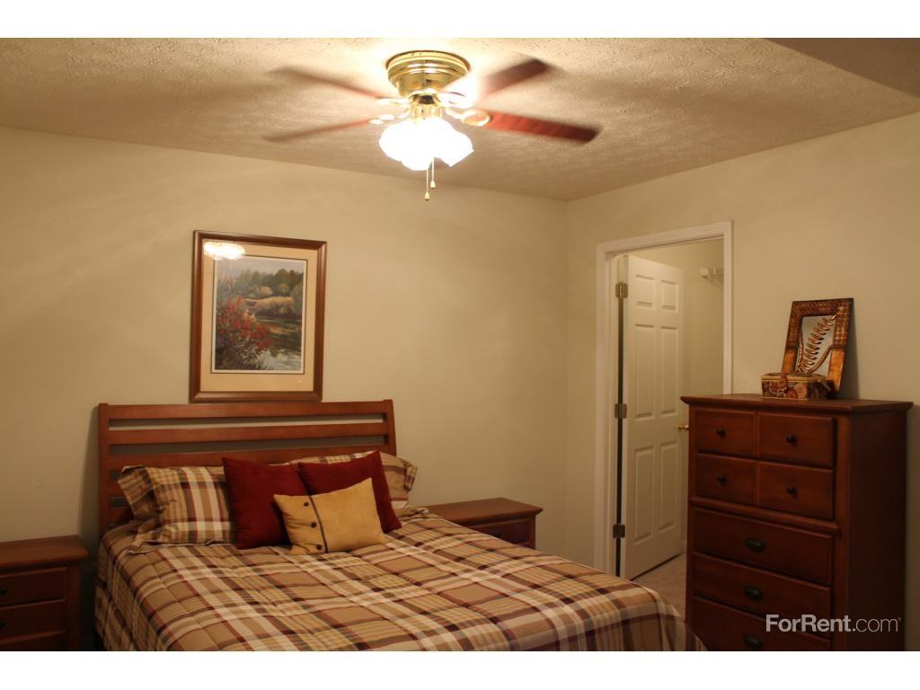 Willow Oaks Apartments 6003 Jo Danielle Place, Suite E, Louisville