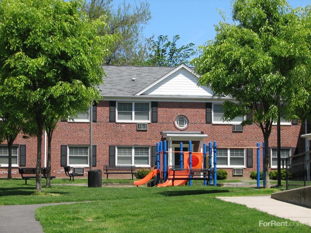 Dillon Place Apartments 100 Hendricxsen Ave, Hartford, CT 06106 Zumper