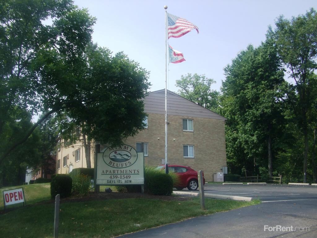 Miami Bluffs & King Richard Apartments 6373 N Springboro Pike, Dayton