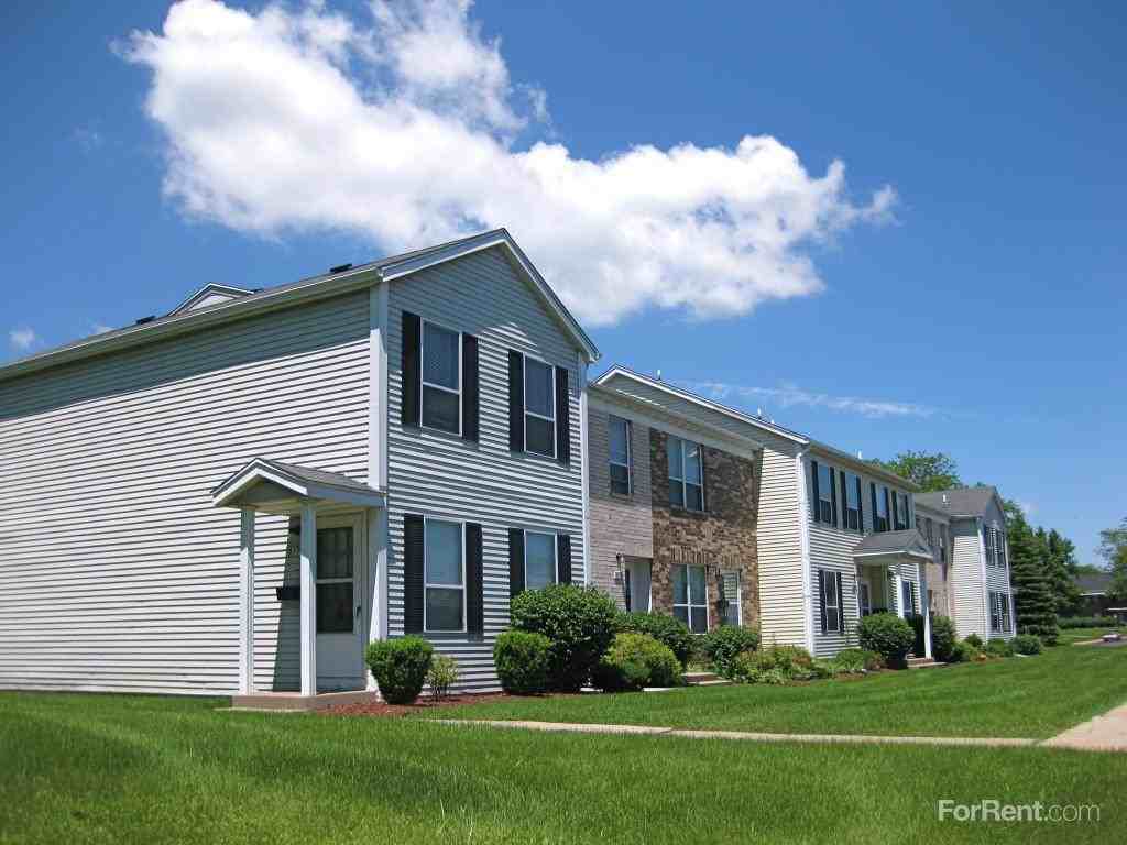 Apple Creek Station Apartments & Townhomes 4369 W Roundhouse Rd