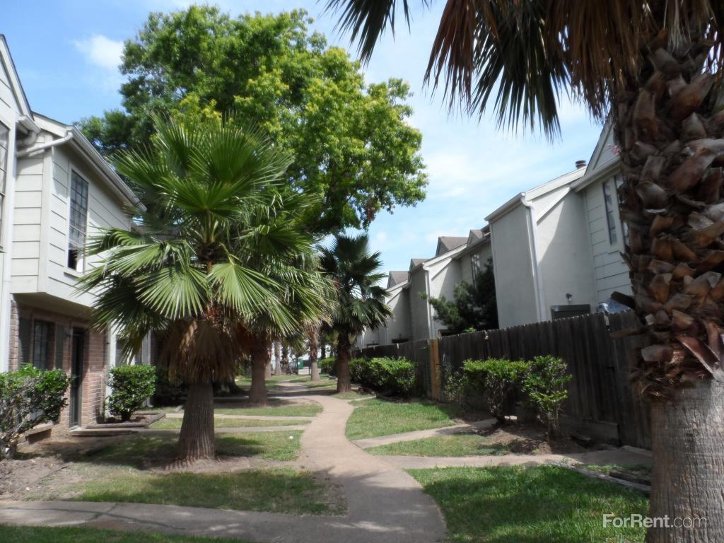 Las Palmas Townhomes Apartments 12600 S Gessner Rd, Houston, TX 77071