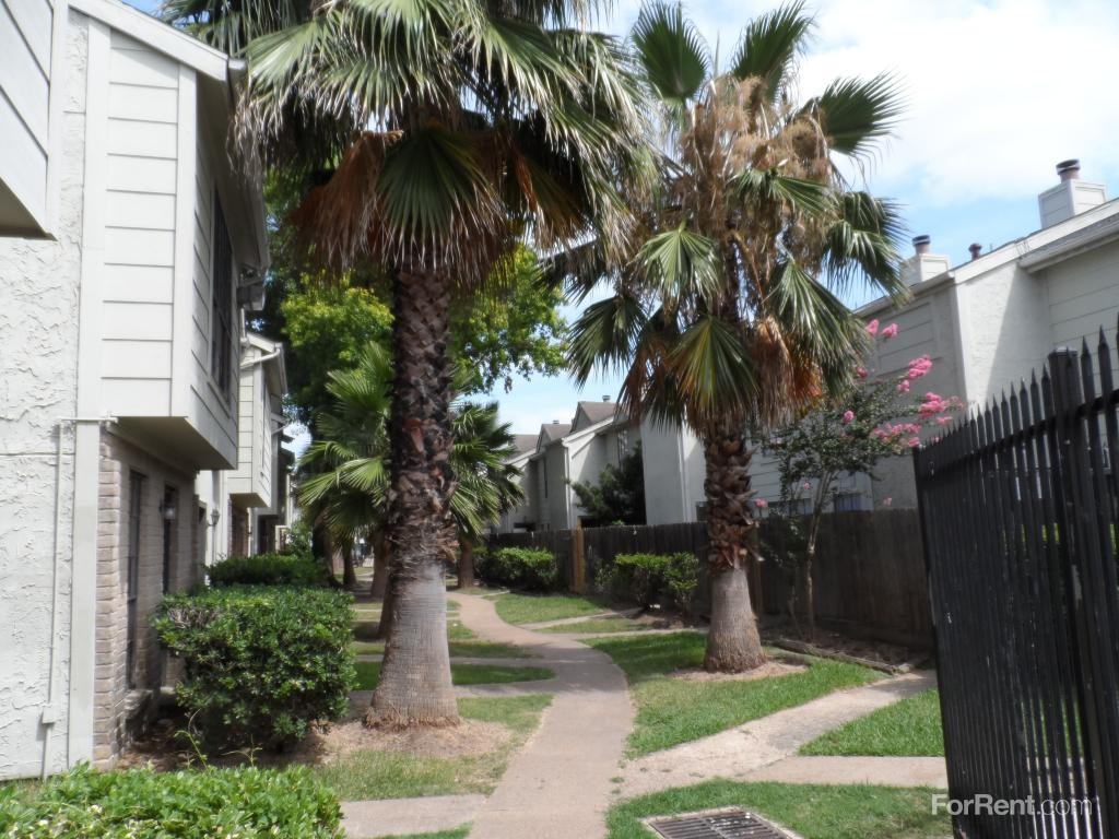 Las Palmas Townhomes Apartments 12600 S Gessner Rd, Houston, TX 77071