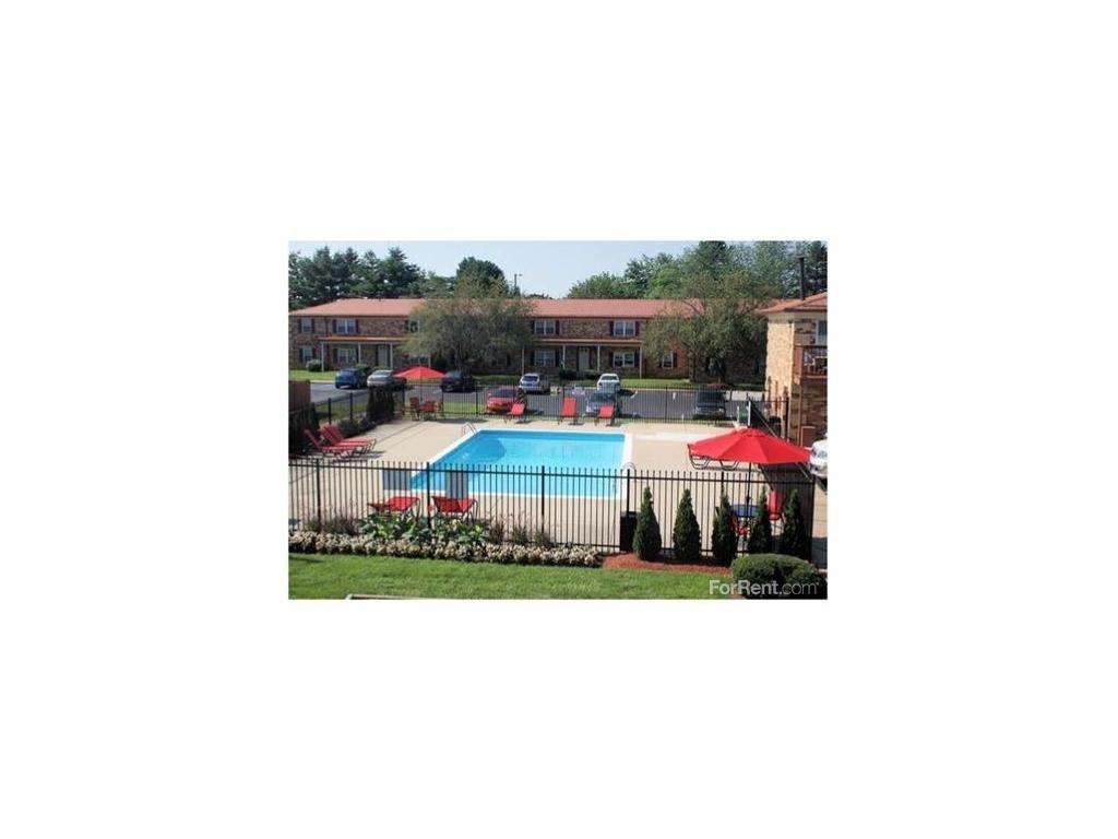 Charleston Square Apartments 2410 Charleston Pl, Columbus, IN 47203