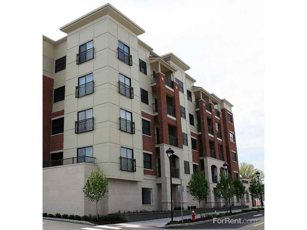Fair Lawn Promenade Apartments 5 Promenade Boulevard, Fair Lawn, NJ