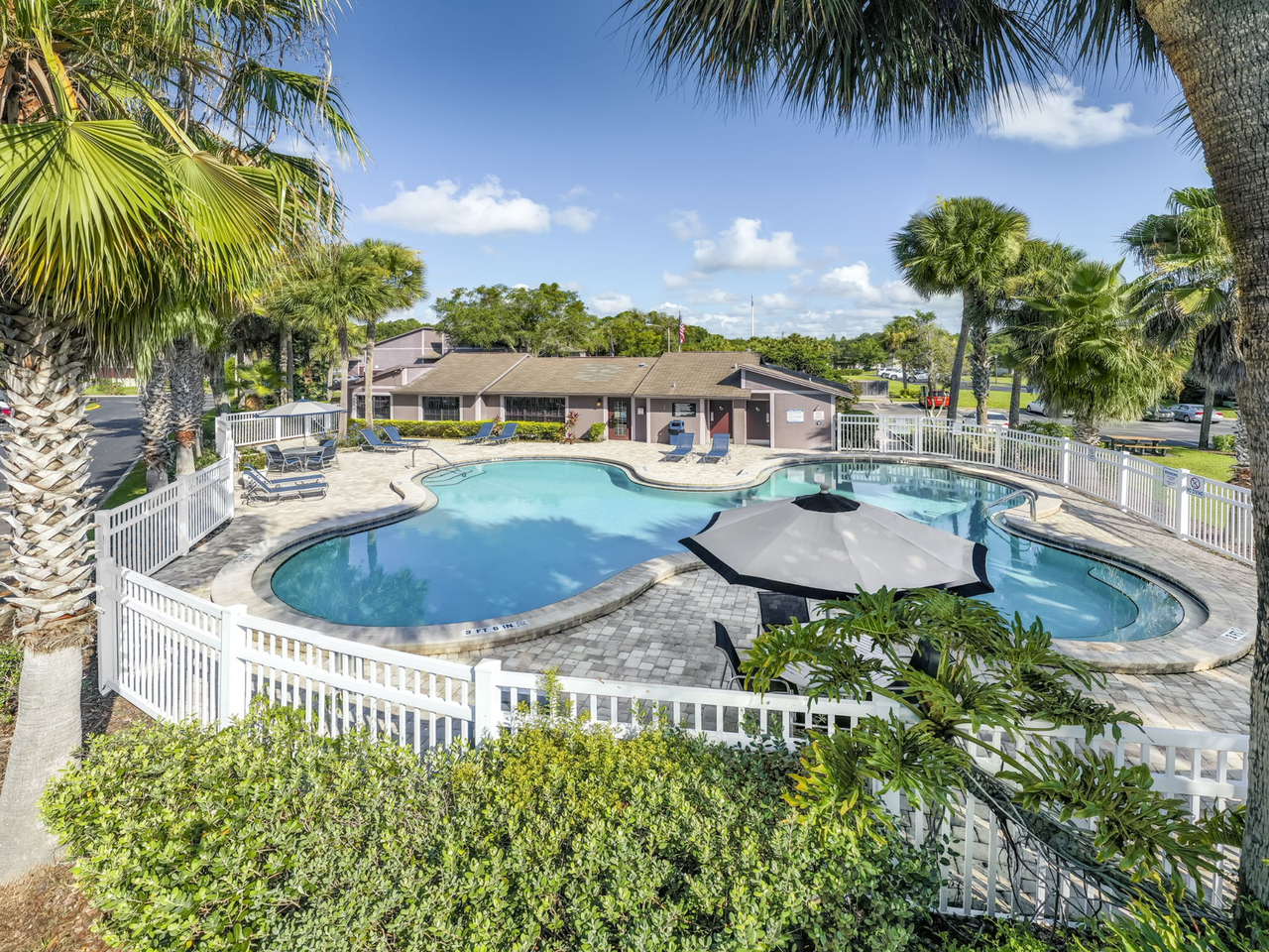Willow Lake Crossing Apartments 26675 Players Cir, Lutz, FL 33559