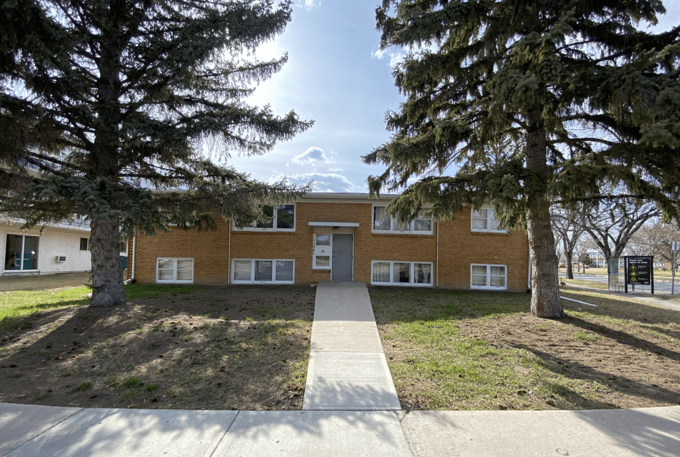 1106 Mcintosh St Apartments in Rosemont Mount Royal, Regina, SK S4T