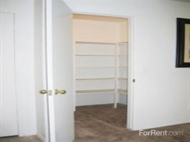 Westgate VI Apartments 45265 Gateway Rd, Novi, MI 48377 Zumper