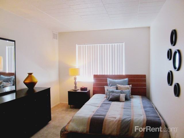 Regal Towers Apartments 27500 Franklin Rd, Southfield, MI 48034 Zumper