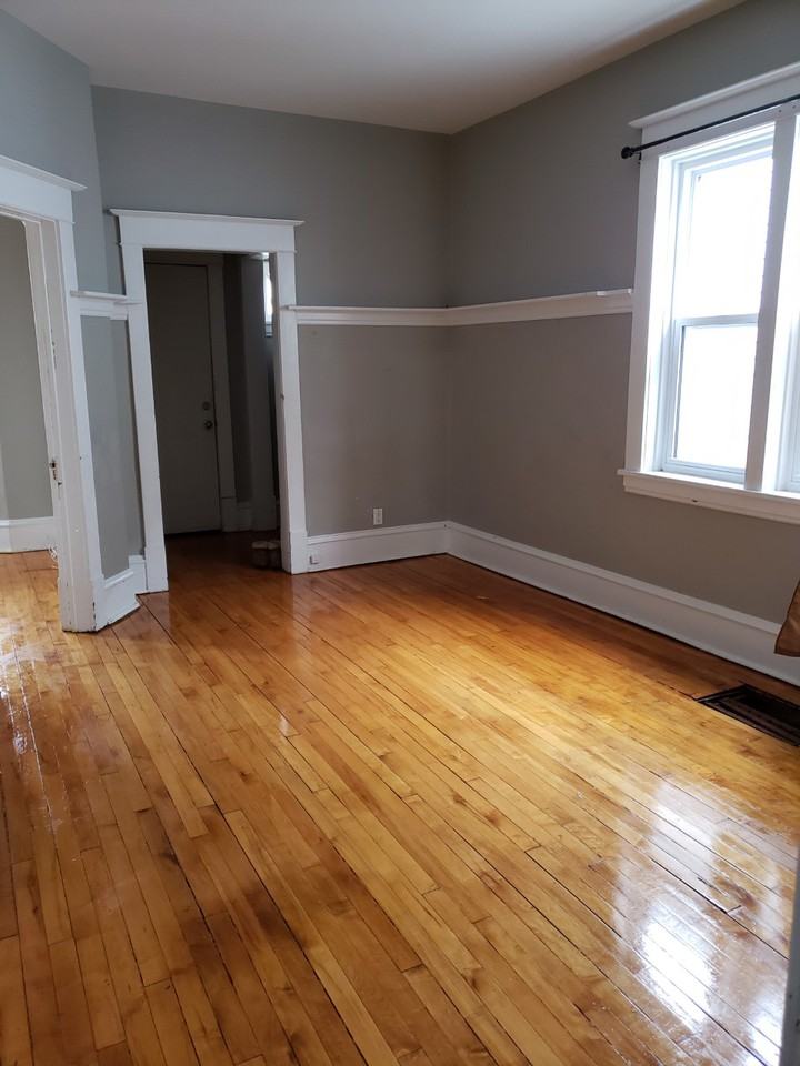 239 Harbison Apartments in Chalmers, Winnipeg, MB R2L 0A6 Zumper