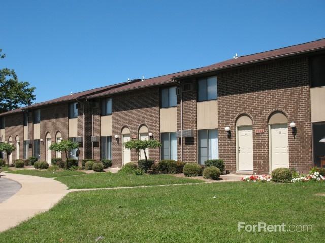 Pinehurst Place Apartments 1435 Bernath Pkwy, Toledo, OH 43615 Zumper