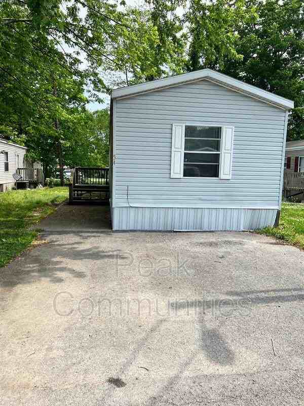 54 Locust St 54, Hopkinsville, KY 42240 3 Bedroom Apartment for Rent