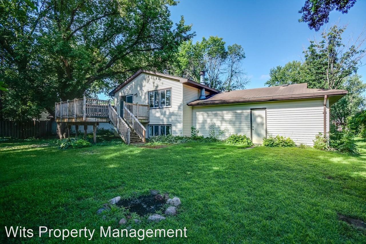 3054 Wilder St N, Arden Hills, MN 55113 3 Bedroom Apartment for Rent