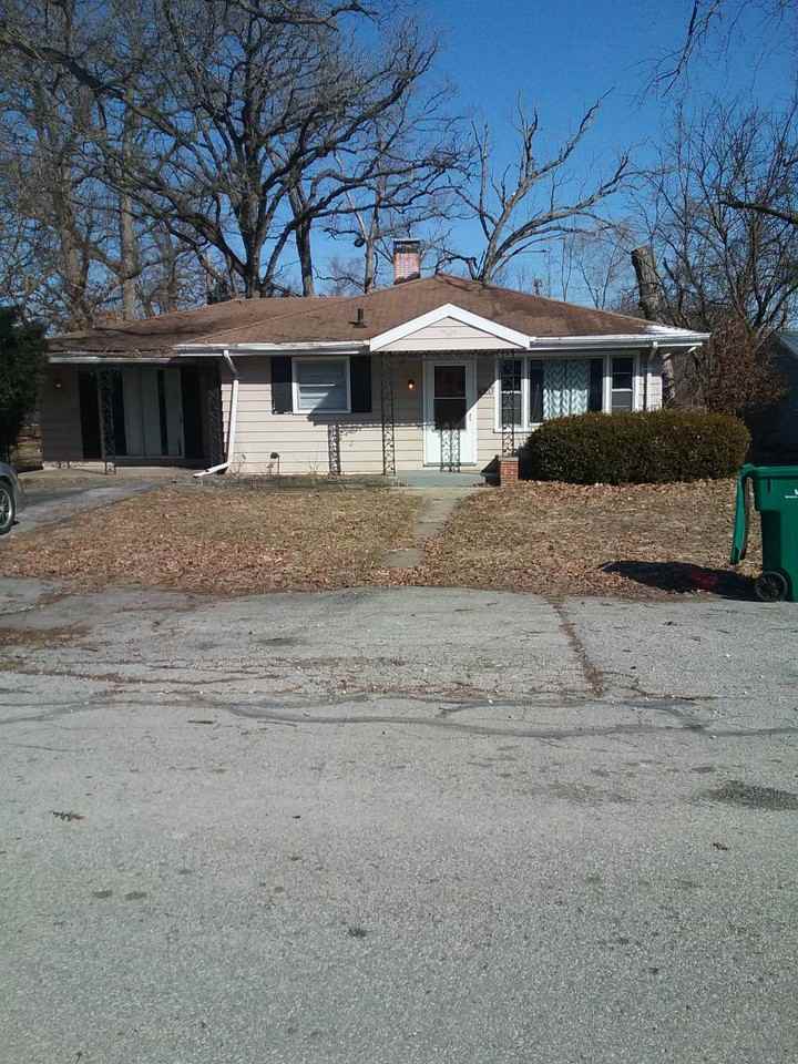 1020 E 61st Pl 1, Merrillville, IN 46410 3 Bedroom Apartment for Rent