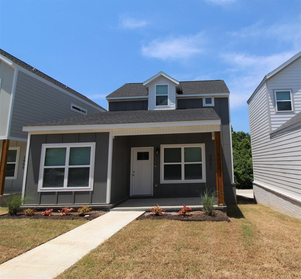2051 S Florida Way 1, Fayetteville, AR 72701 3 Bedroom Apartment for