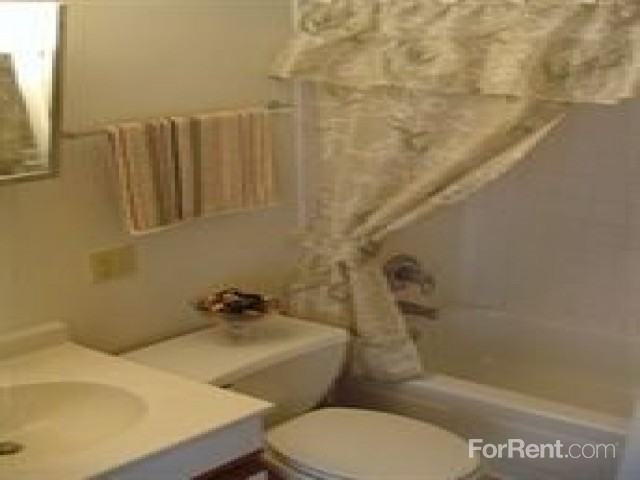 Amber Manor Apartments 807 Ridge Dr, DeKalb, IL 60115 Zumper