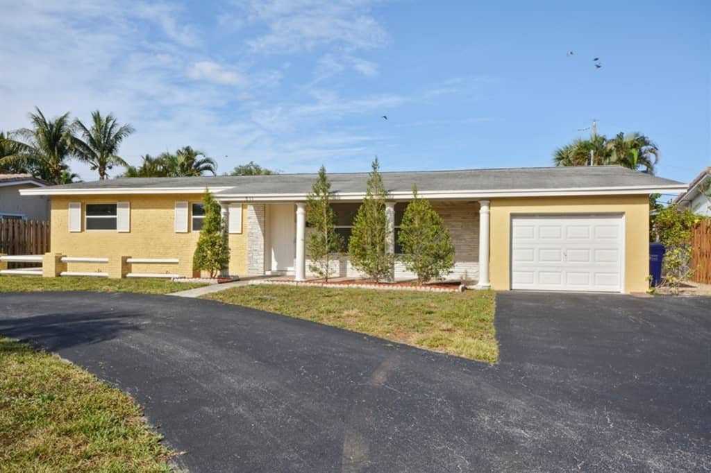 811 Se 2nd Ave, Pompano Beach, FL 33060 3 Bedroom Apartment for Rent