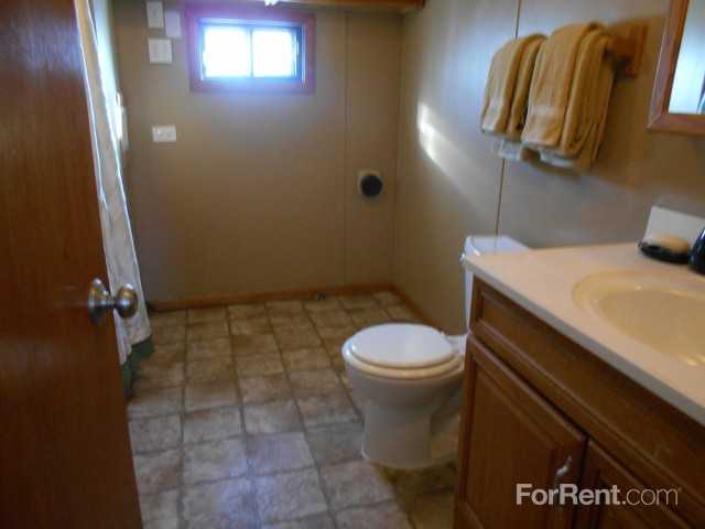 Queen Anne Courts Apartments 17701 Kenyon Ave, Lakeville, MN 55044